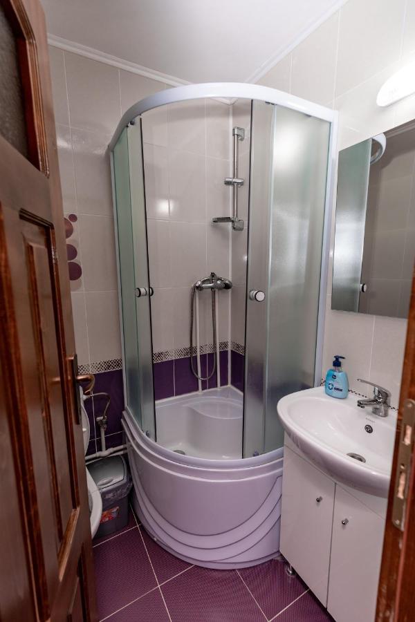 Complex Stefanesti Ξενοδοχείο Bozovici Εξωτερικό φωτογραφία