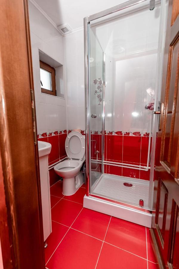 Complex Stefanesti Ξενοδοχείο Bozovici Εξωτερικό φωτογραφία