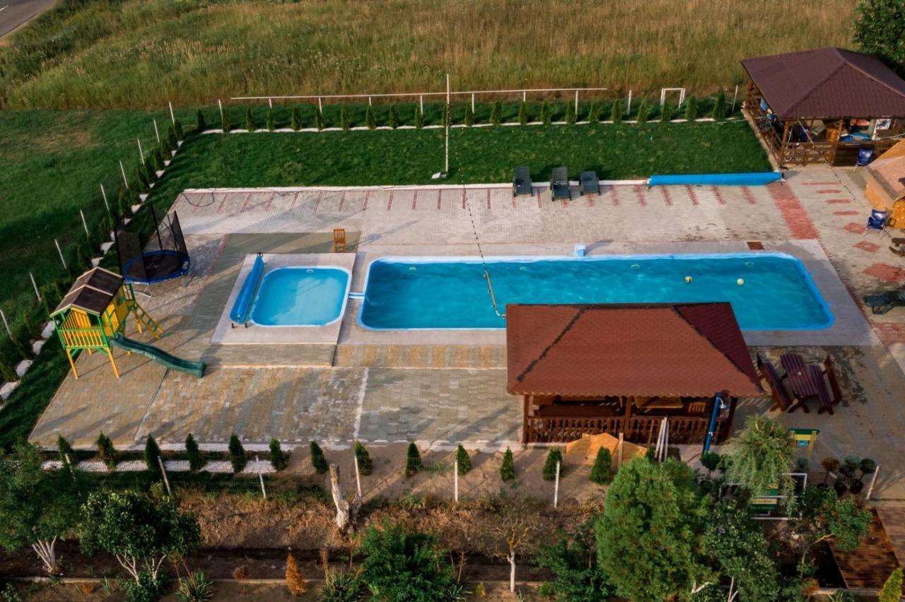 Complex Stefanesti Ξενοδοχείο Bozovici Εξωτερικό φωτογραφία